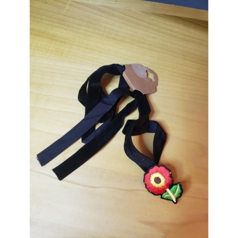 Brand New Velvet Ribbon Tie on Choker with Flower